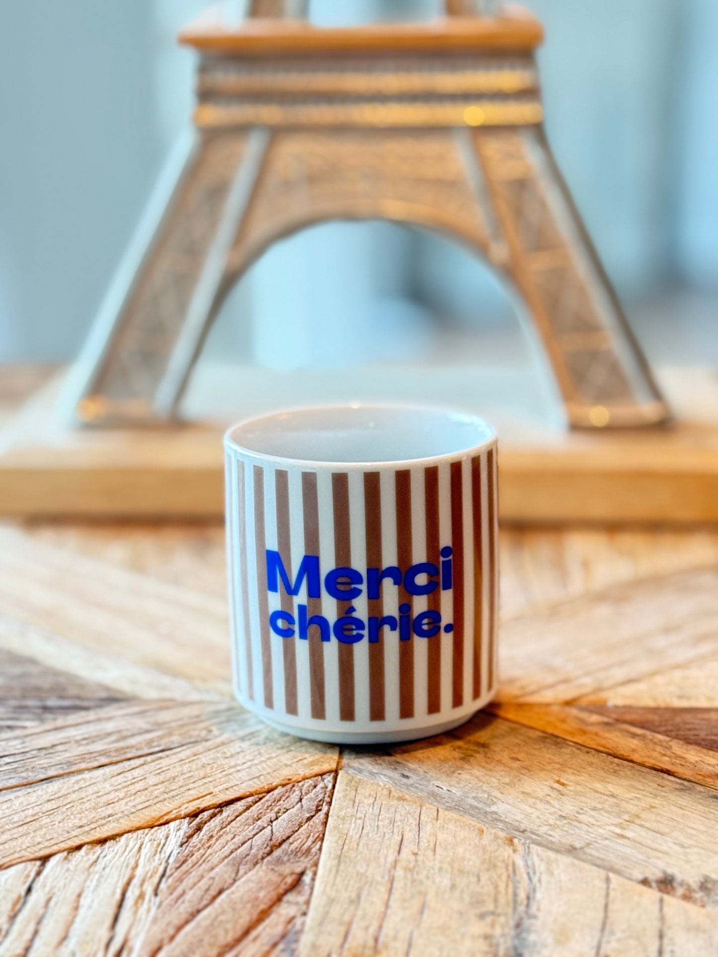 MERCI CHÉRIE. Mokka/Bleu